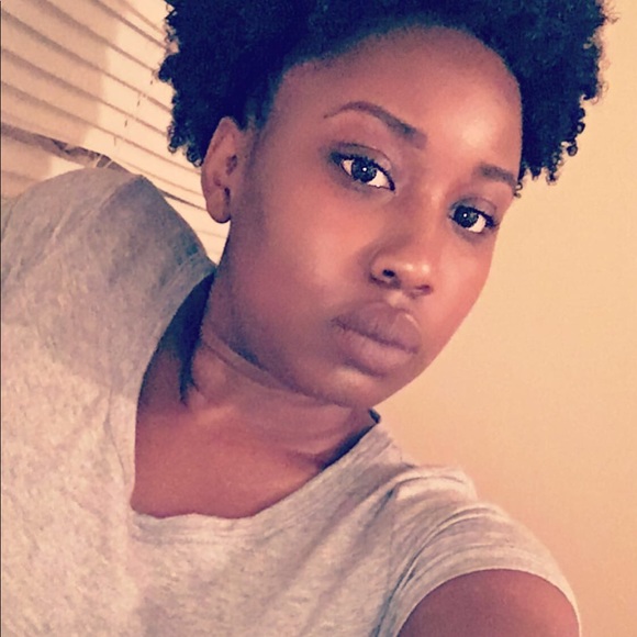 Meet your Posher, Tiara - Picture 1 of 1